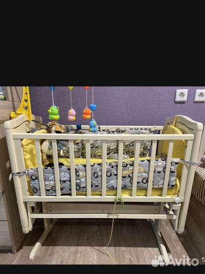 Детская кроватка с маятником(люлька)