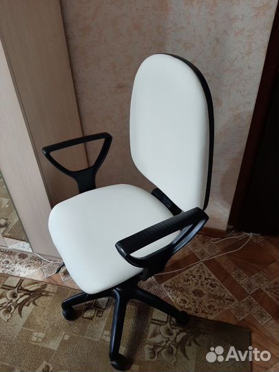 Компьютерное кресло