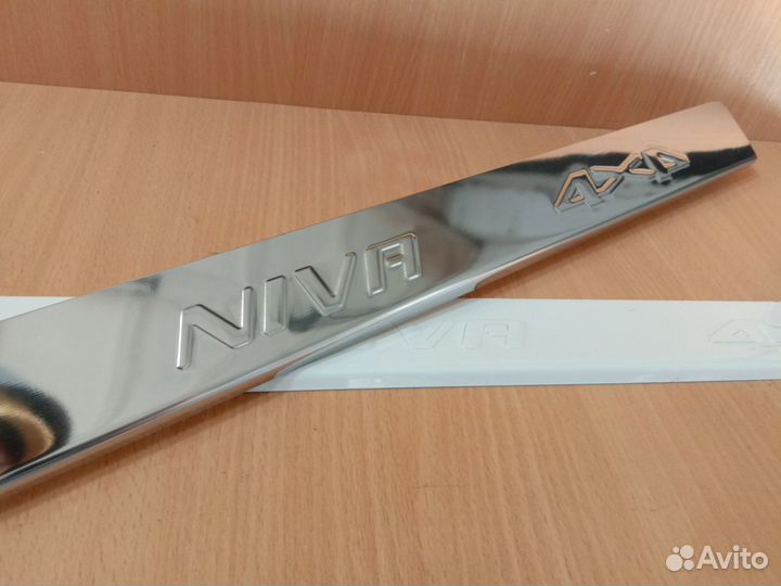 Накладки на пороги LADA Niva 3d (нержавейка)