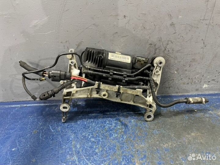 Компрессор пневмоподвески Audi Q7 4L 3.6 BHK