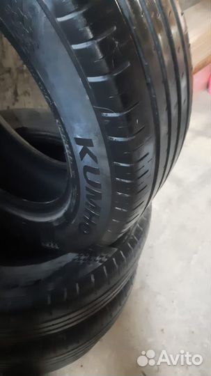 Kumho Ecsta HS51 215/60 R16 95V
