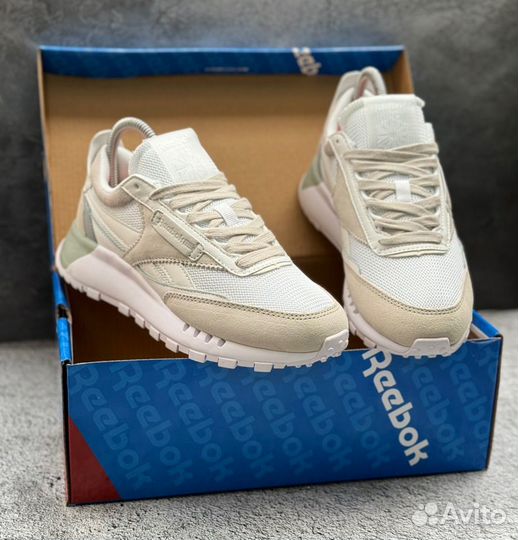 Женские кроссовки Reebok Classic