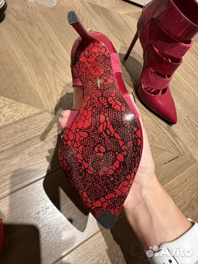 Туфли красные на шпильке Cesare Pactiotti, Италия