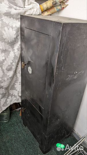 Сейф металлический большой