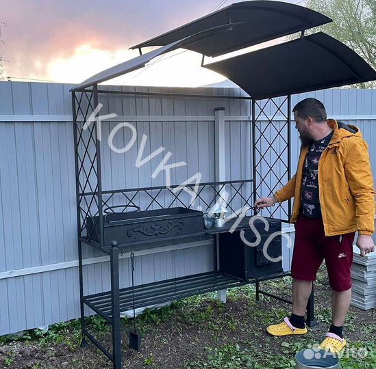 Мангал с крышей