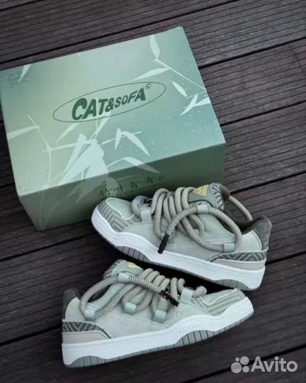 CAT AND sofa dirty braid оригинал