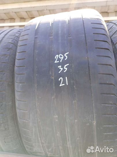 Pirelli P Zero 295/35 R21