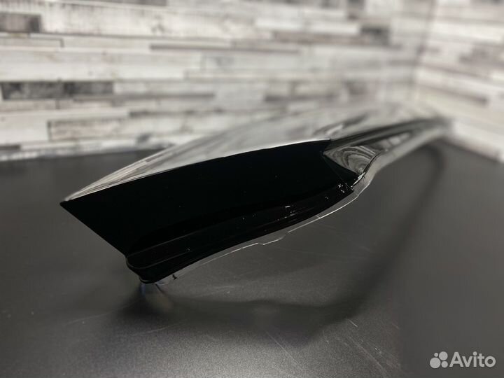 Стекло фар Volkswagen Touareg II рест.(14-18гг.)