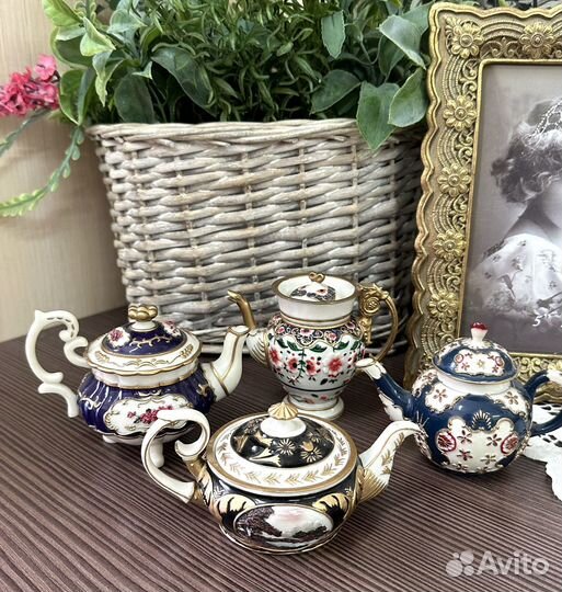 Миниатюрные.коллекционные чайнички