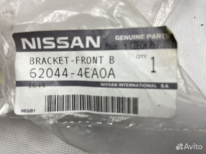 Кронштейн фары левый Nissan Qashqai 620444EA0A