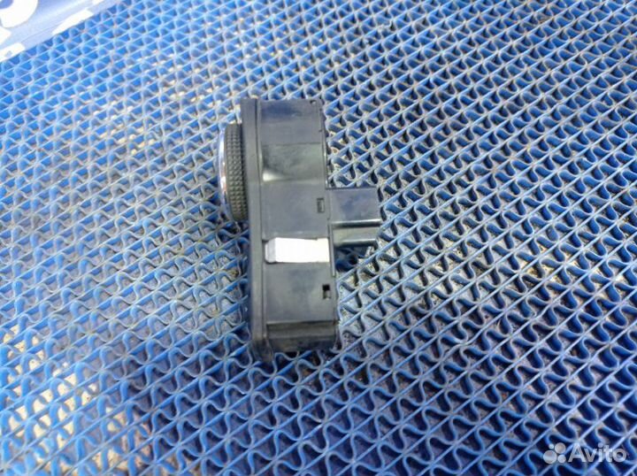 Блок управления светом Chevrolet Cruze седан F16D3