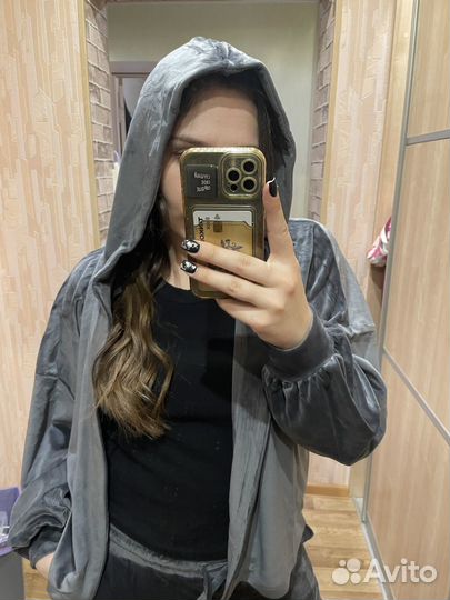 Костюм женский новый 48