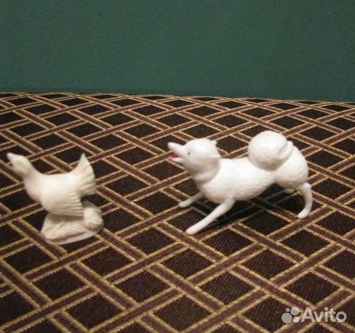 Статуэтк собака фхи СССР колкий пластик и кость