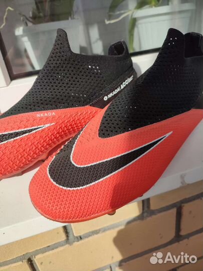 Футбольные бутсы