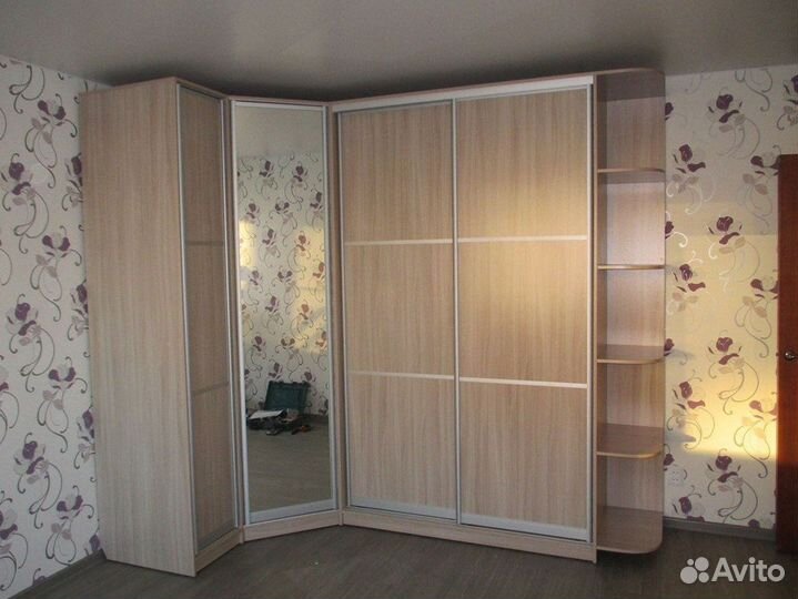 Шкаф распашной