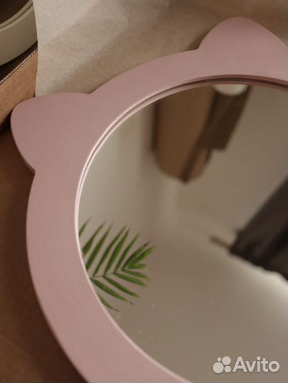 Зеркало настенное в раме