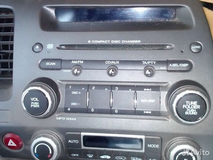Магнитола honda civic 4D в сборе 06-12г