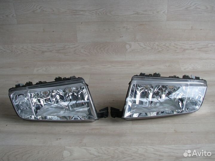 Skoda Fabia 1 Фара передняя правая левая новая