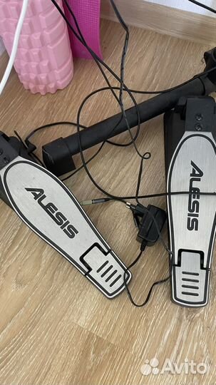 Барабанная установка Alesis