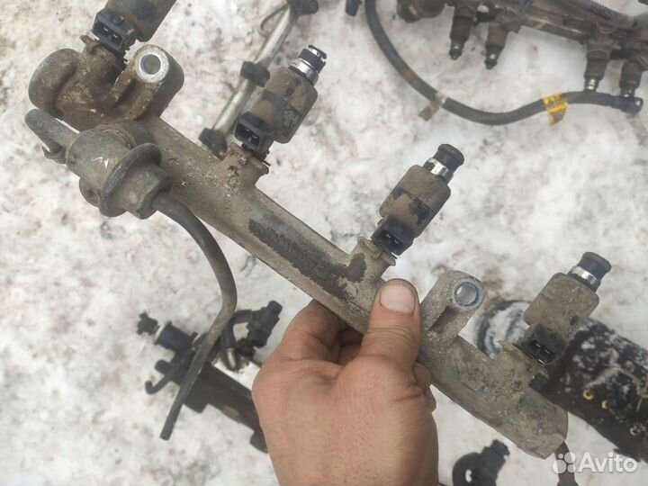 Топливная рампа Нисан Мазда Ауди бмв Ланос Лифан