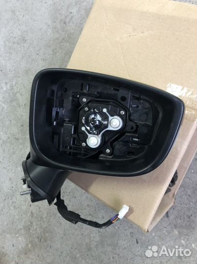 Зеркало правое Мазда