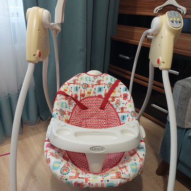 Электронные качели для новорожденных Graco