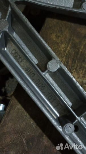 Распорка передняя опора на Audi A8 D4 4H