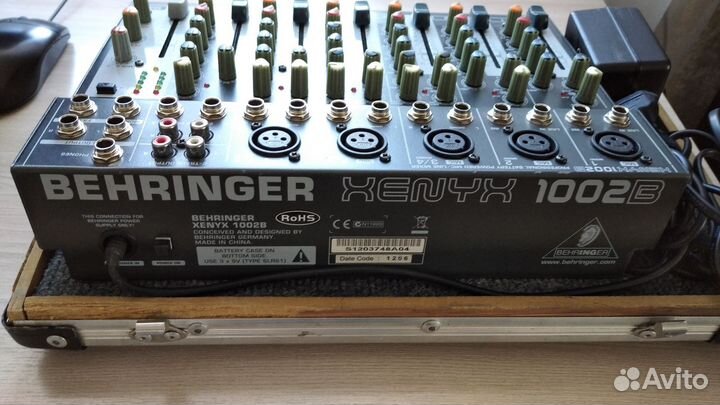 Микшерный пульт Behringer 1002B