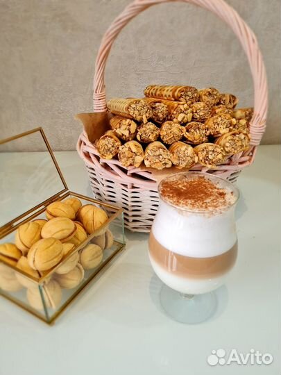 Орешки, трубочки со сгущенкой