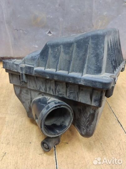 Корпус воздушного фильтра Opel Astra H Z14XEP 2009