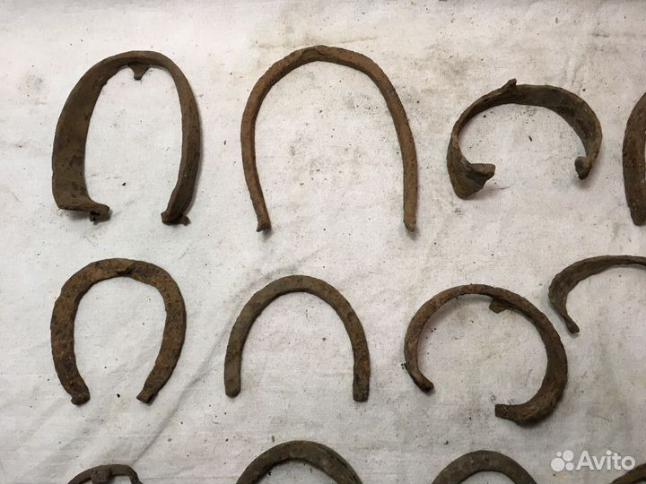 Старинная коллекция подков-стремян-копанина 16 шт