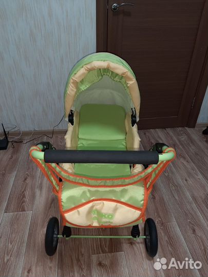 Коляска для кукол