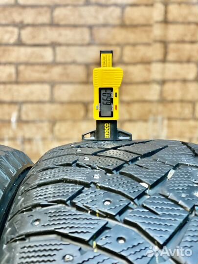 Nitto Therma Spike 235/55 R19 105T