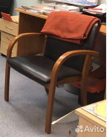 Стул офисный кожаный