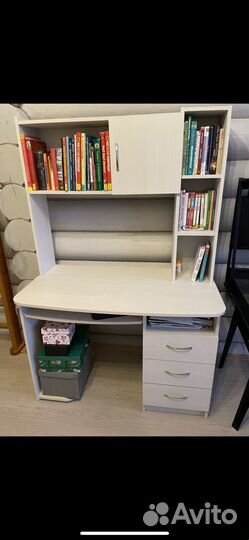 Компьютерный стол в идеальном стостоянии