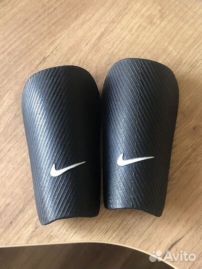 Щитки футбольные nike