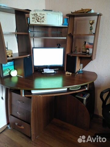 Стол компьютерный