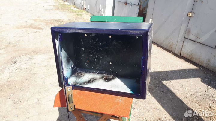 Оружейный сейф для пистолета боеприпасы