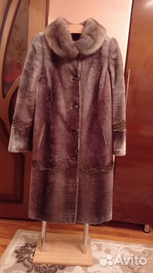 Шуба мутоновая с норковым воротником