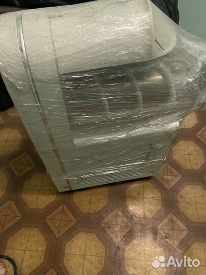 Фризер для приготовления мороженого