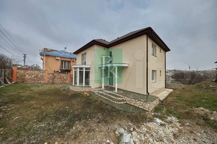 Дом 298,6 м² на участке 6 сот.