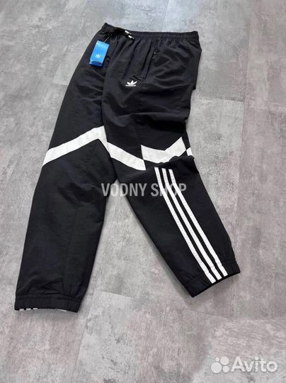 Спортивные штаны adidas