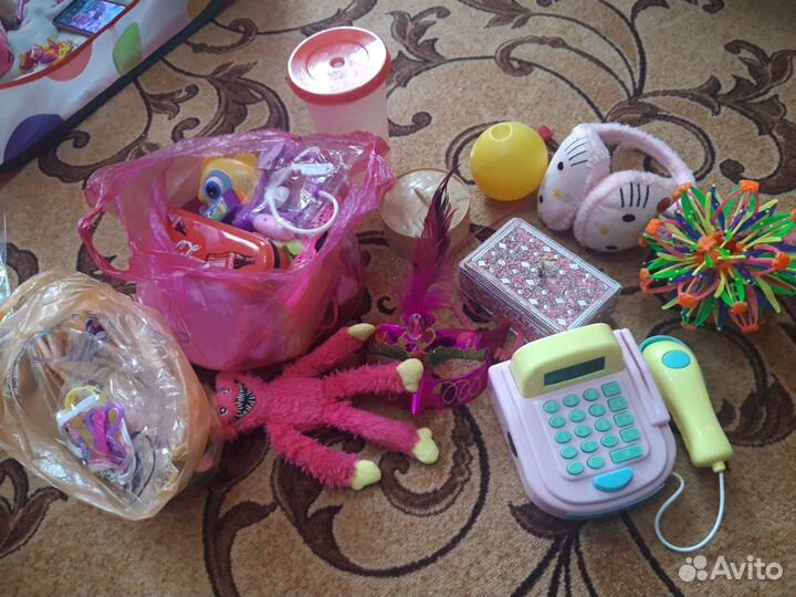 Игрушки,книги