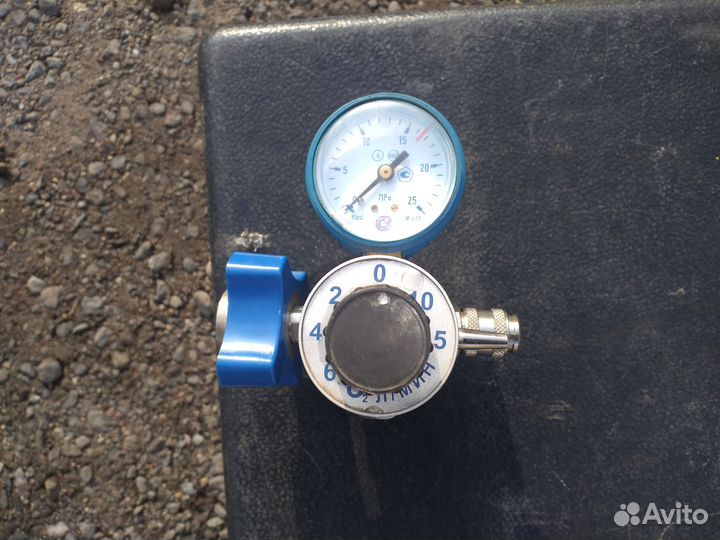 Редуктор на кислородный балон медицинский