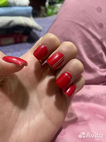 Требуется модель на маникюр