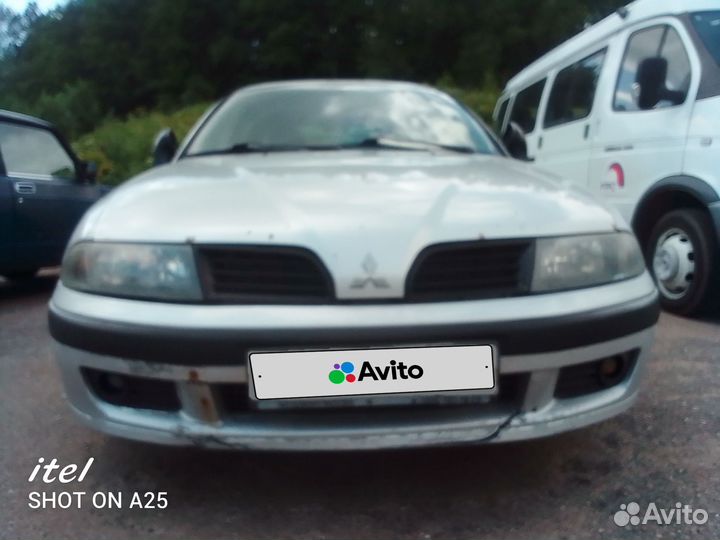 Mitsubishi Carisma 1.6 AT, 2002, битый, 500 000 км