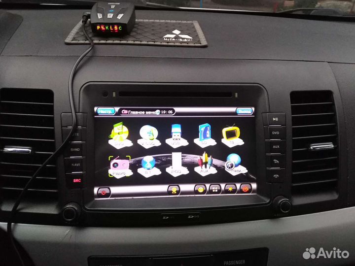 Головное устройство с gps навигатором Winca 8937