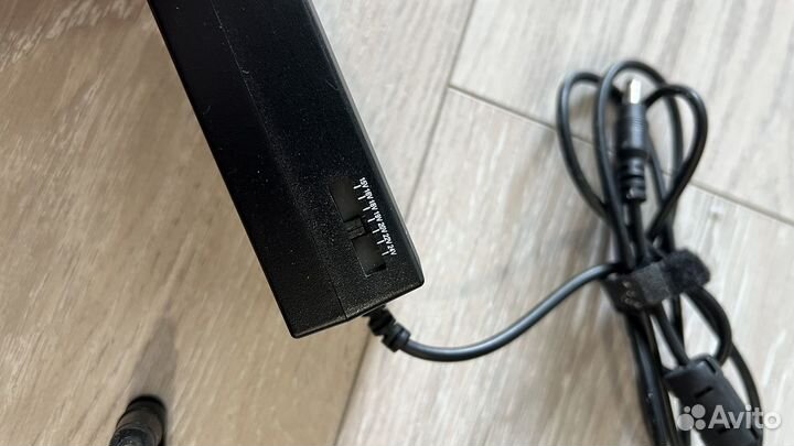 Зарядное устройство универсальное