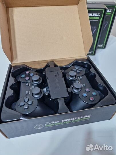 Игровая приставка на 10 тыс. игр