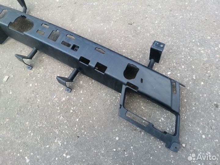 Усилитель переднего бампера Range Rover Sport 2